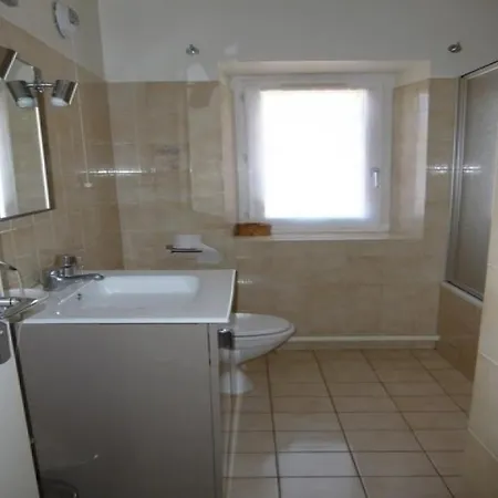 Appartement De L'horloge 13 - *